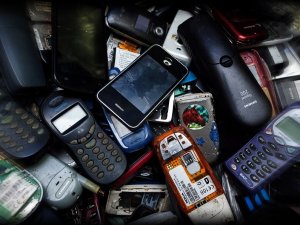 Kas atsitinka su į Lietuvą įvežamais 1,5 mln. mobiliųjų telefonų?