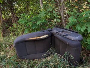 Automobilių sėdynės – augantis atliekų srautas ir sąvartynuose