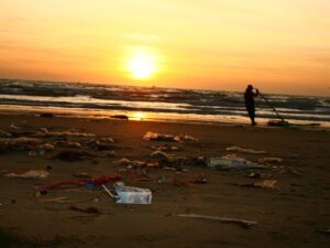 Po dešimtmečio į vandenynus – po 53 mln. tonų plastiko kasmet